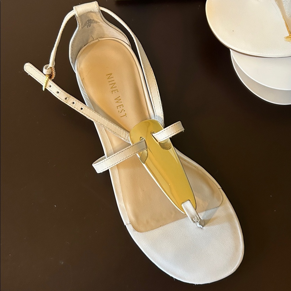 Nine West Silver Sandals for Women. SIZE  5M